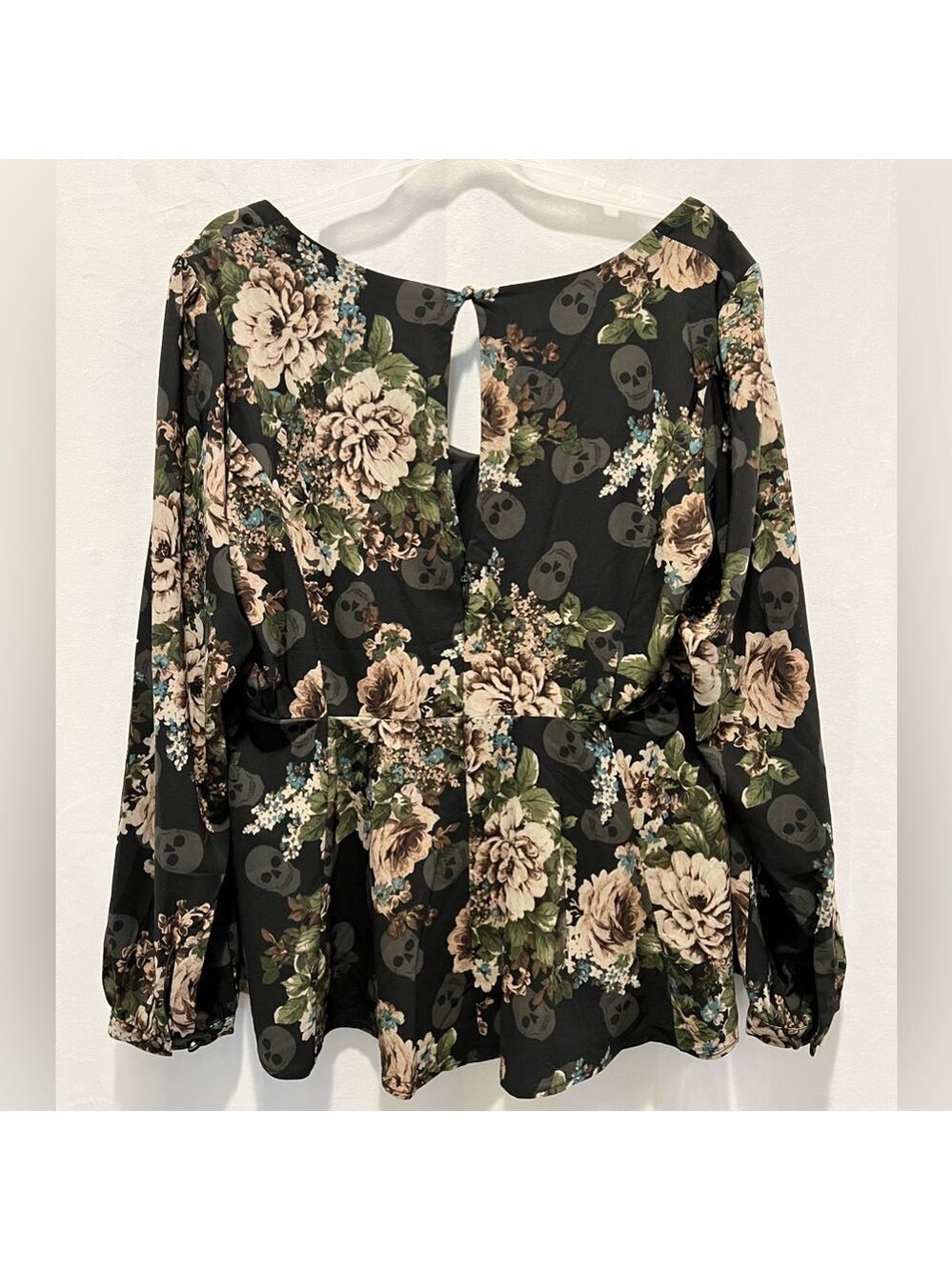 Torrid Long Sleeve Top Size 1 - Picture 4 of 9